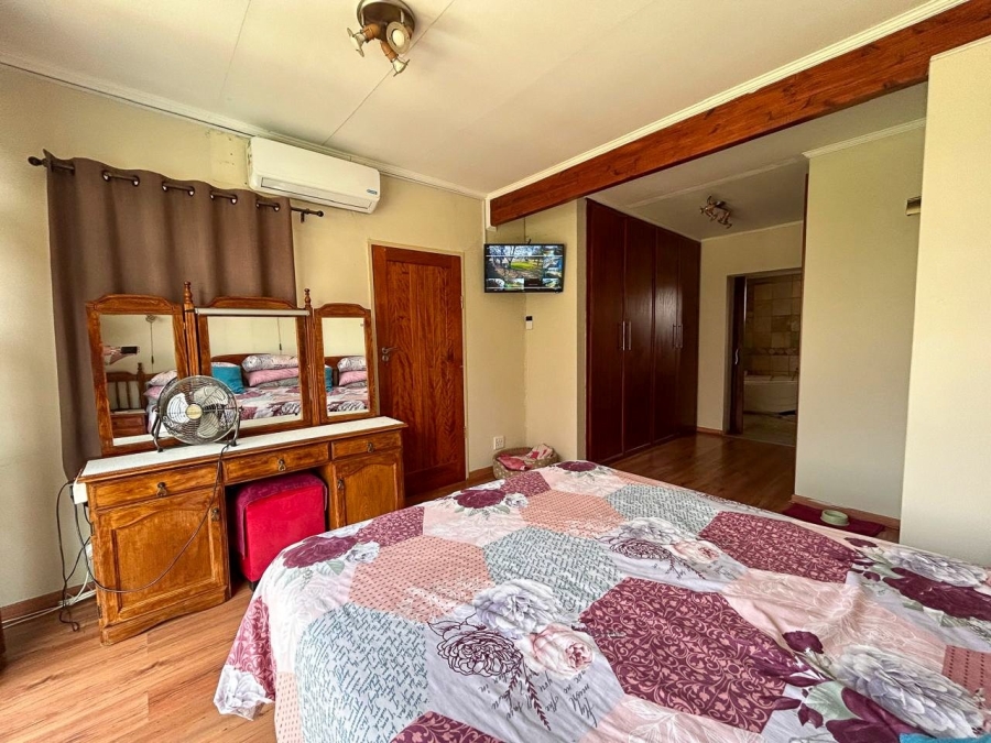 4 Bedroom Property for Sale in Lindequesdrif North West